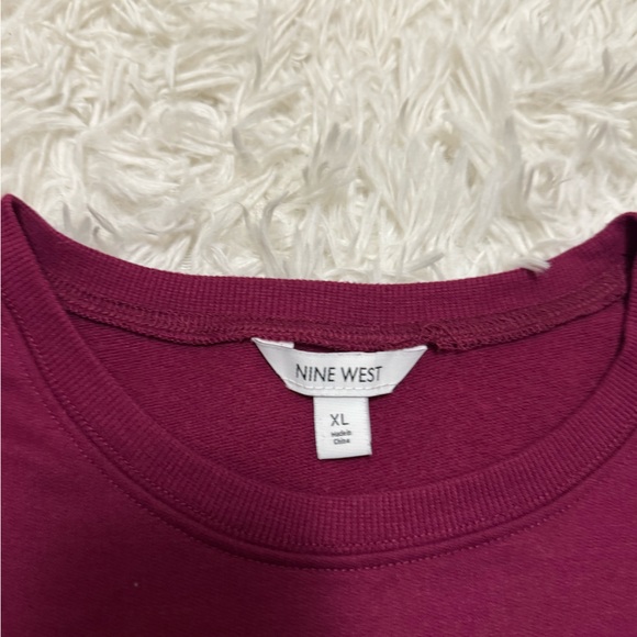 Nine West Crewneck Long Sleeve Tired Long Sleeve burgundy Crewneck - Picture 3 of 4